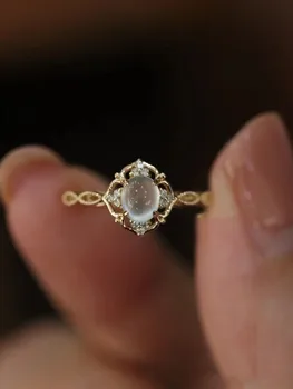 925 Εξαιρετικό Ασημένιο 14K ο Χρυσός Κάλυψε το Φυσικό Φεγγαρόπετρα Γάτες Μάτια Δαχτυλίδι για τις Γυναίκες της Μόδας Πολυτέλειας Γεωμετρικό Σχέδιο Μοντέρνα Κοσμήματα