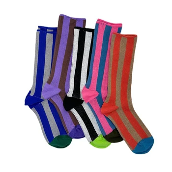 Για Άνδρες Και Για Γυναίκες Για Τους Άνδρες Η Γυναίκα Το Χρώμα Της Γραμμής Που Ταιριάζουν Κάθετες Ρίγες Μέσα Κάλτσες Σωλήνων Διπλή Βελόνα Διπλό Δρόμο Σχέδιο Βαμβάκι Αθλητικές Κάλτσες